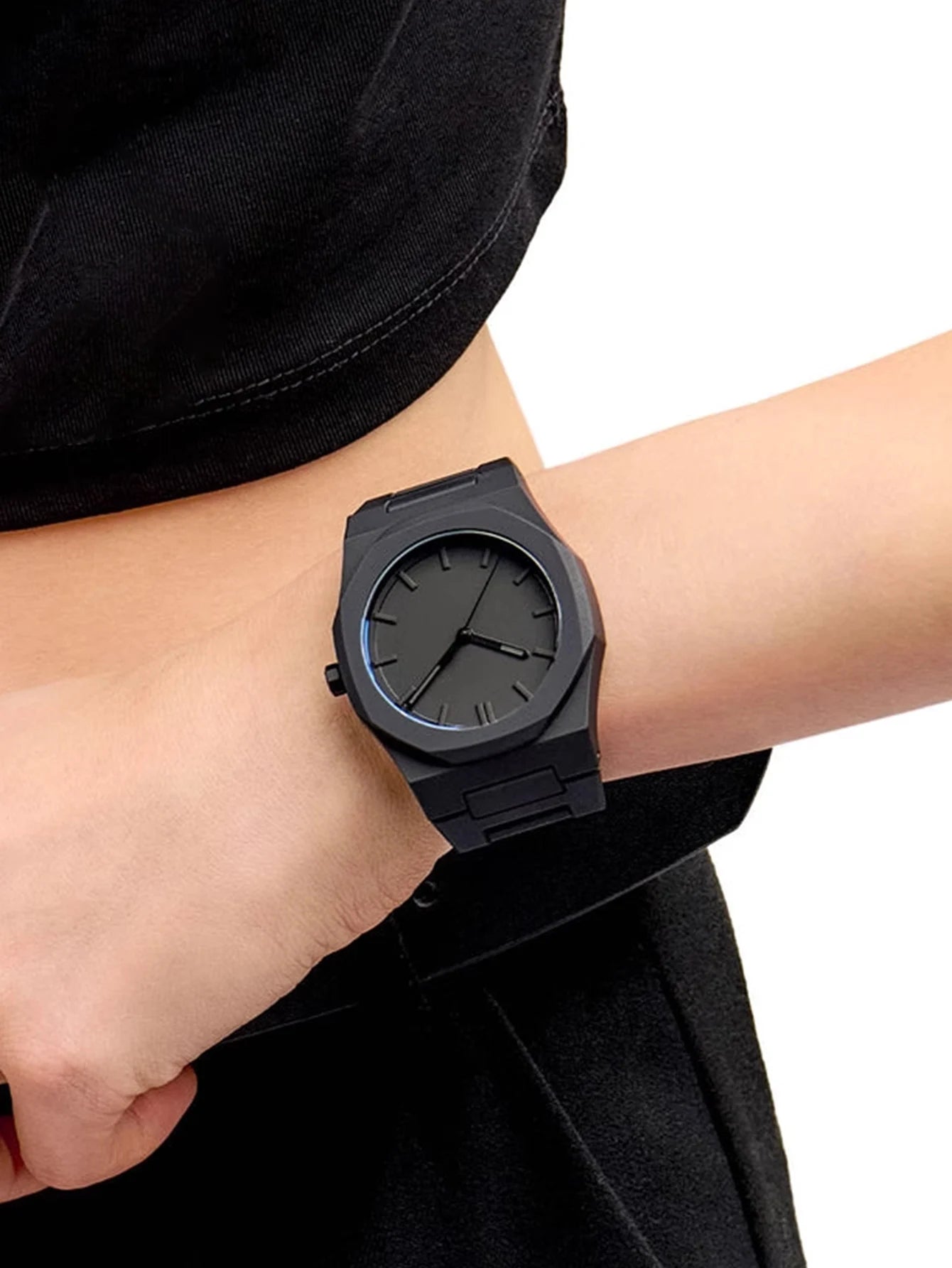Aura Noir Watch
